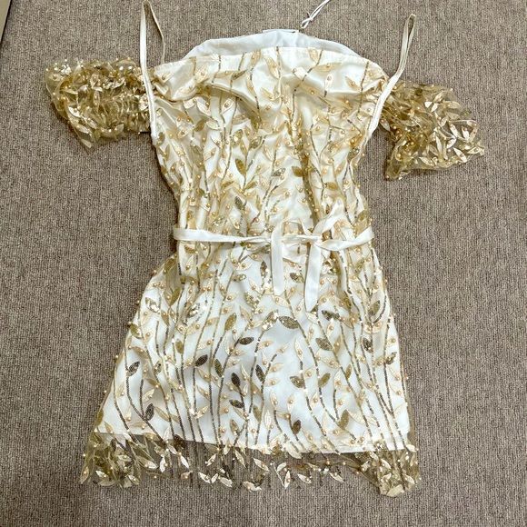 Sister’s The Label Dresses & Skirts - Sister’s the Label PEARL & SILK ‘Juliet’ off the Shoulder Dress. White/Gold Sz S